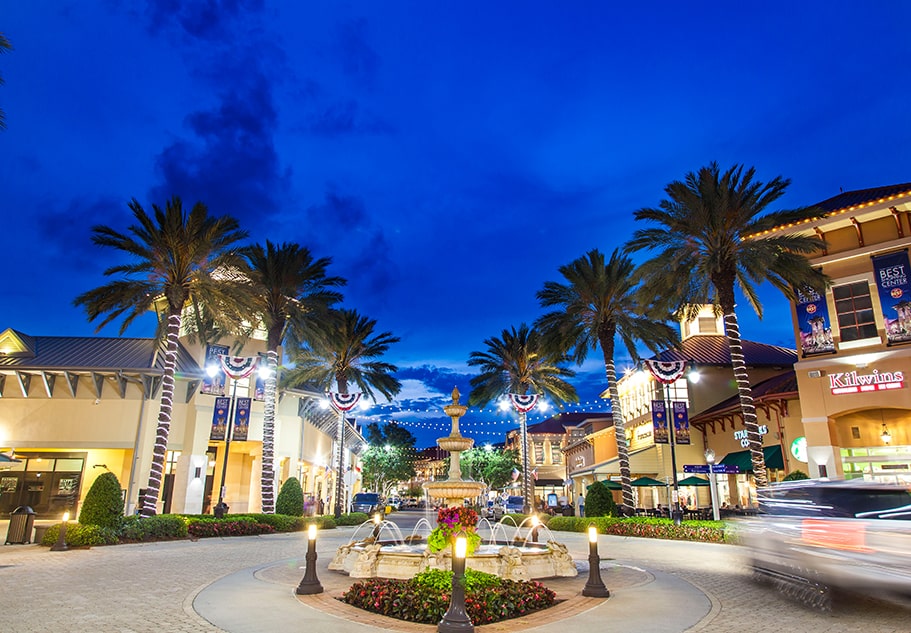 streetscape of destin commons near legendary